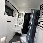 Large And Stylish 4-bedroom In The Center Senja