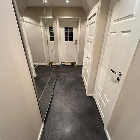 Large And Stylish 4-bedroom In The Center Semesterbostad