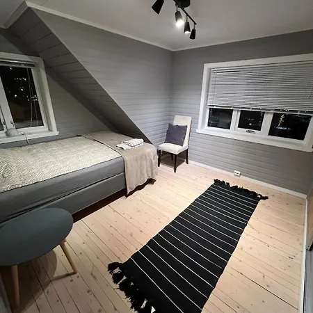 Large And Stylish 4-bedroom In The Center * Senja