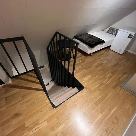 Large And Stylish 4-bedroom In The Center Feriehus