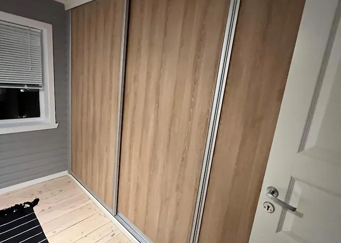 Large And Stylish 4-bedroom In The Center