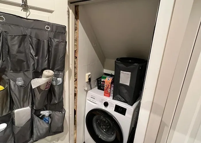 Large And Stylish 4-bedroom In The Center Semesterbostad