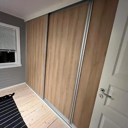 Large And Stylish 4-bedroom In The Center